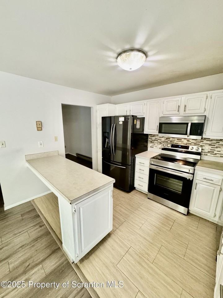 17 Hunts Ct - Photo 3 of 14