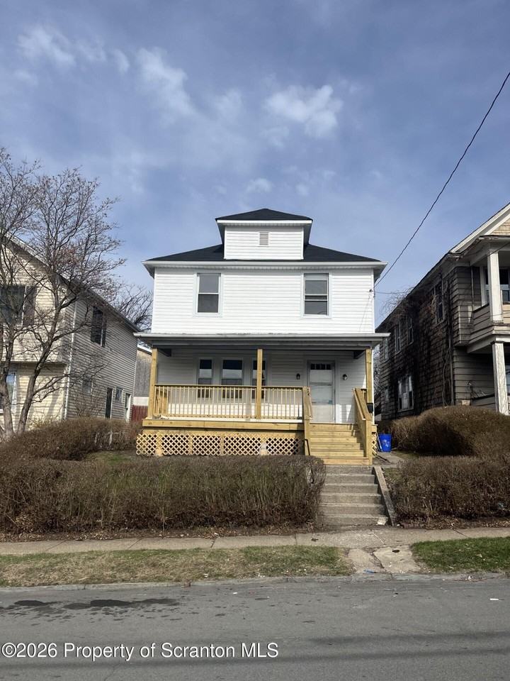 1139 Sanderson Ave - Photo 2 of 19