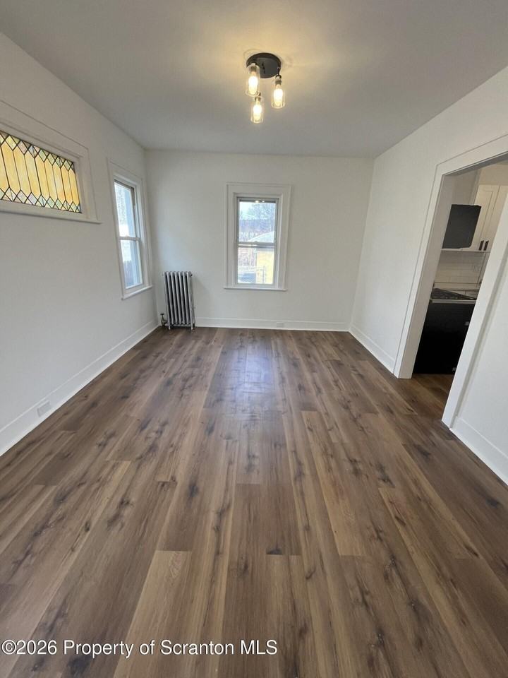 1139 Sanderson Ave - Photo 3 of 19