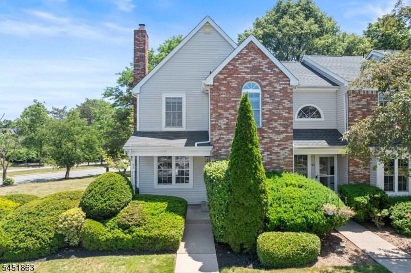 42 Shire Ct - Photo 2 of 26