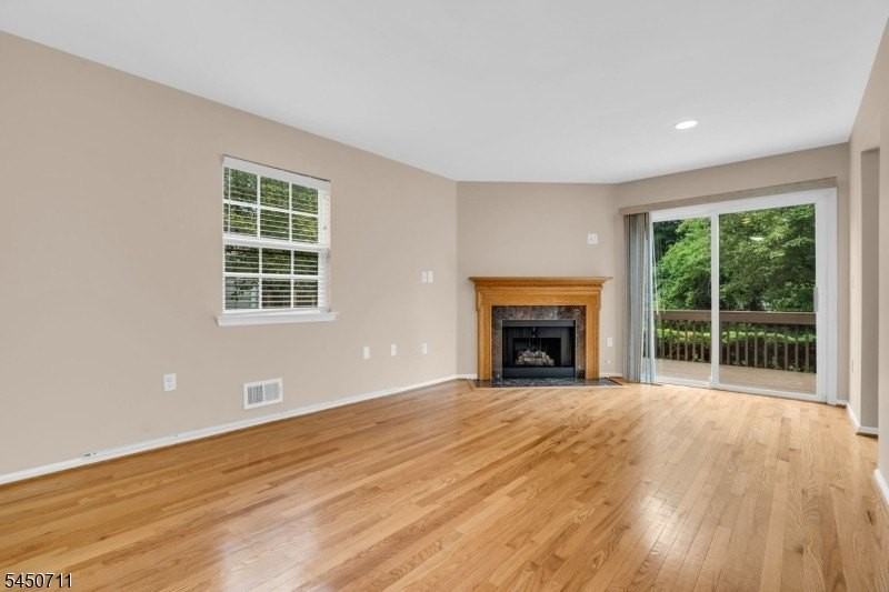 8 Edith Pl - Photo 6 of 40