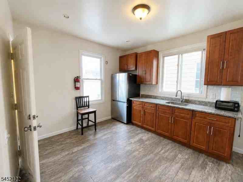 186 Oakwood Pl #1 - Photo 4 of 11