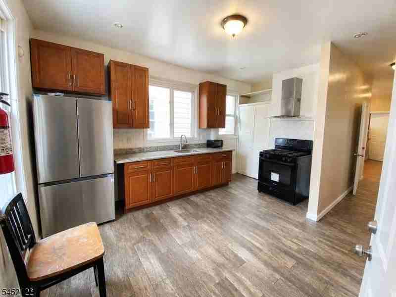 186 Oakwood Pl #1 - Photo 5 of 11