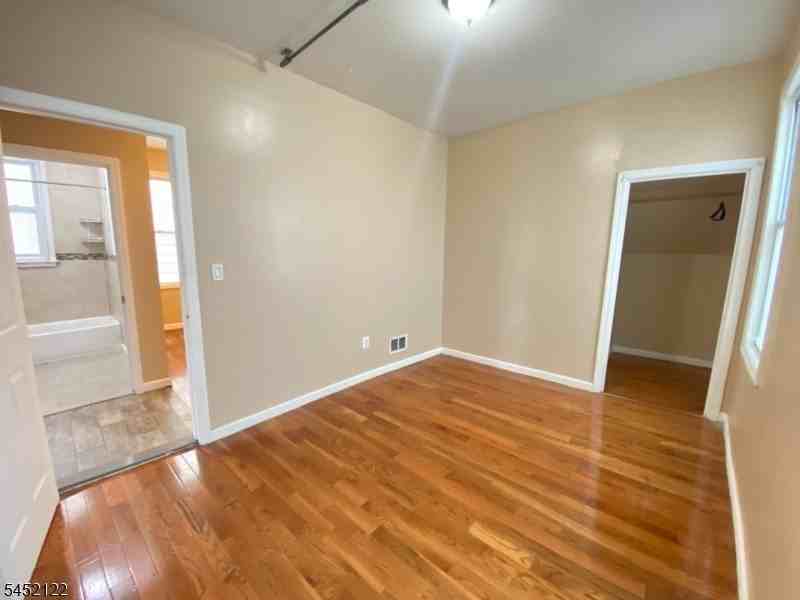 186 Oakwood Pl #1 - Photo 7 of 11