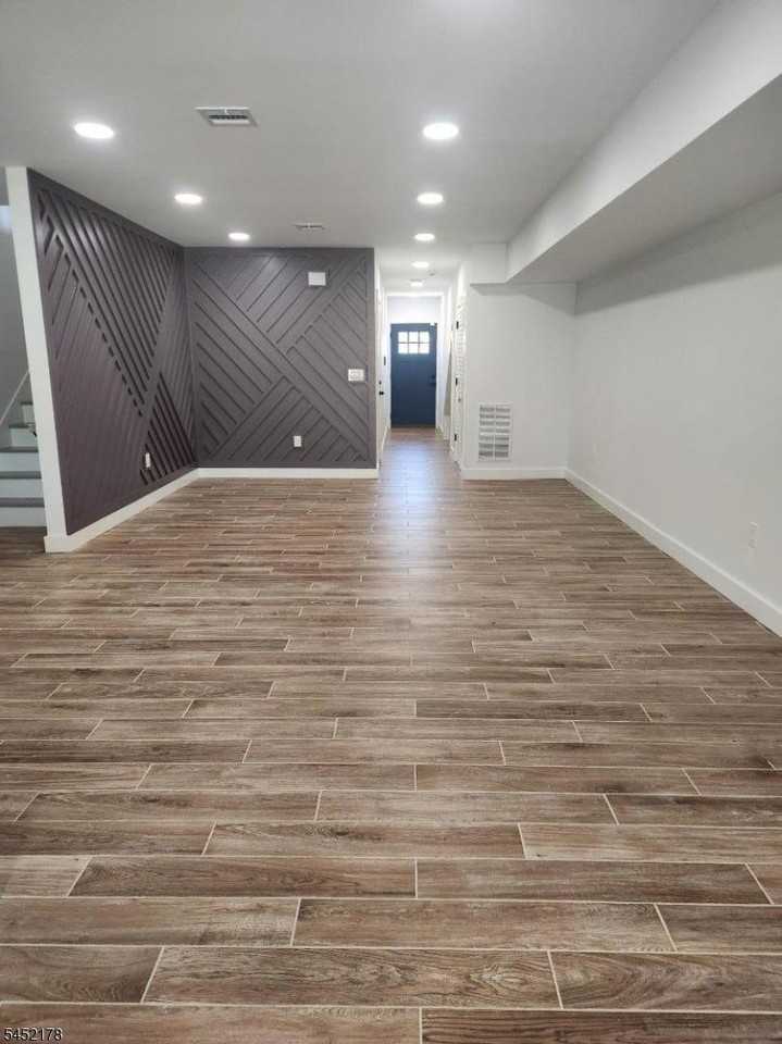 342 17th Ave - Photo 2 of 8