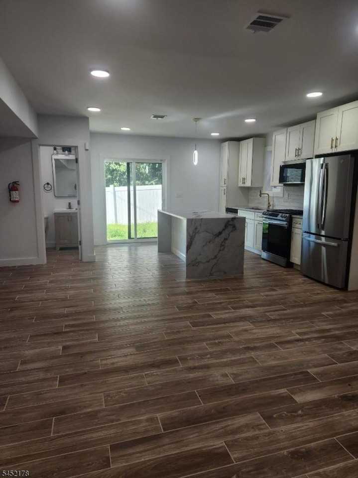 342 17th Ave - Photo 3 of 8