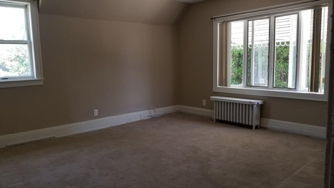 683 Avenue E #2 - Photo 2 of 9