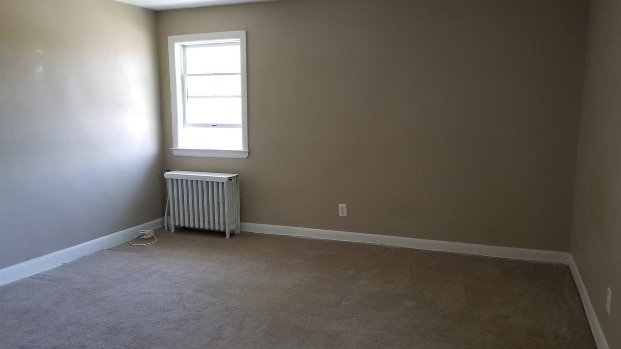 683 Avenue E #2 - Photo 6 of 9