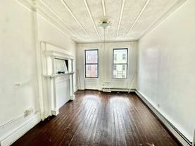 319 8th St #3R - Photo 1 of 1