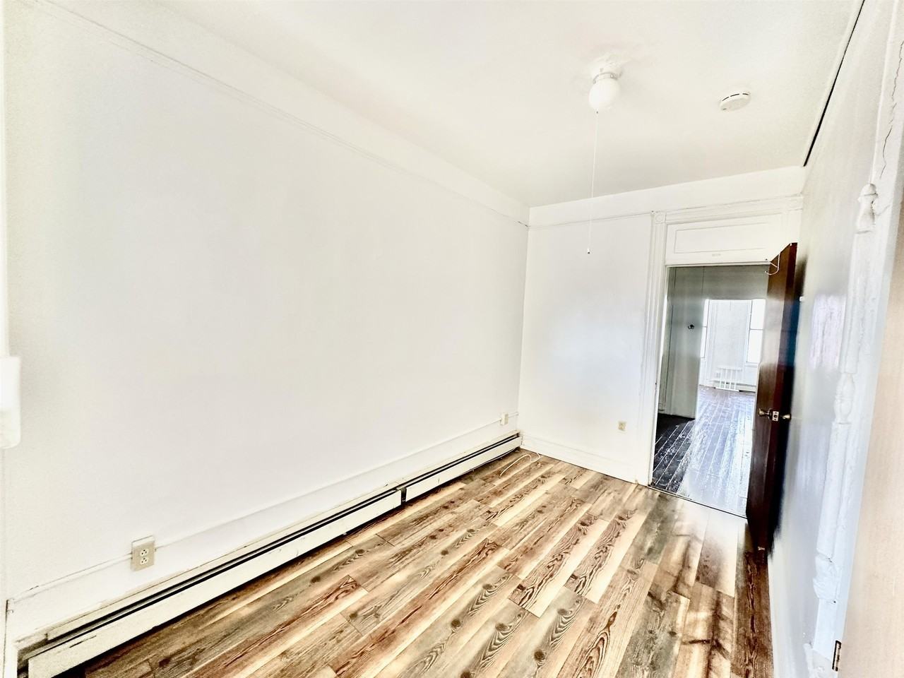 319 8th St #3R - Photo 3 of 11