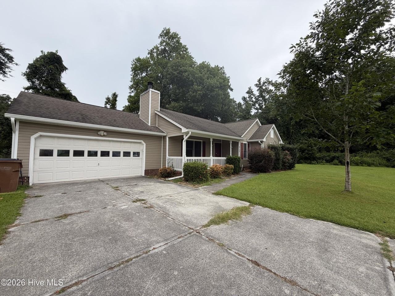 717 Mallard Dr - Photo 2 of 27