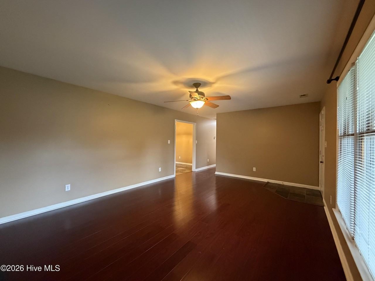 717 Mallard Dr - Photo 4 of 27
