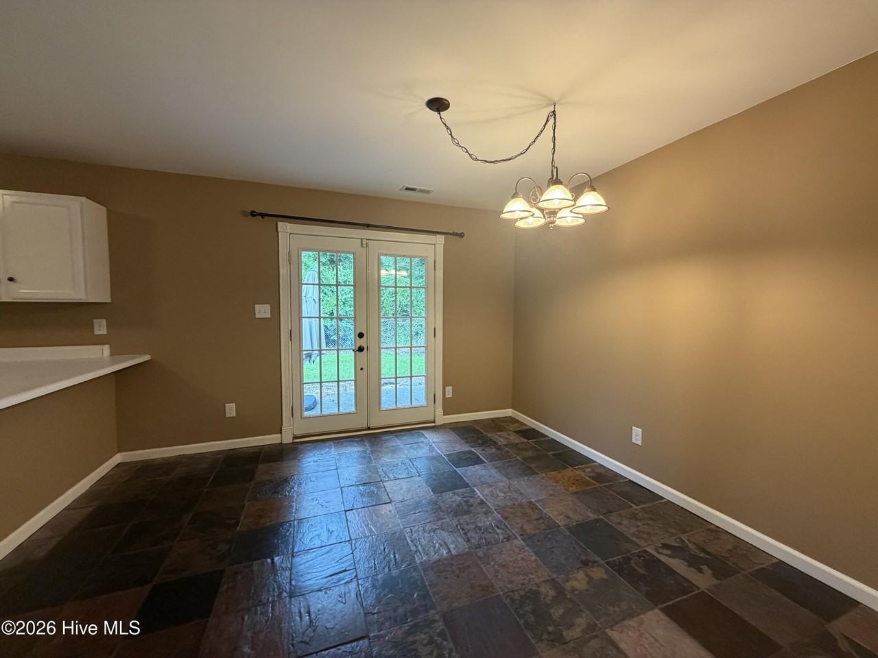 717 Mallard Dr - Photo 6 of 27