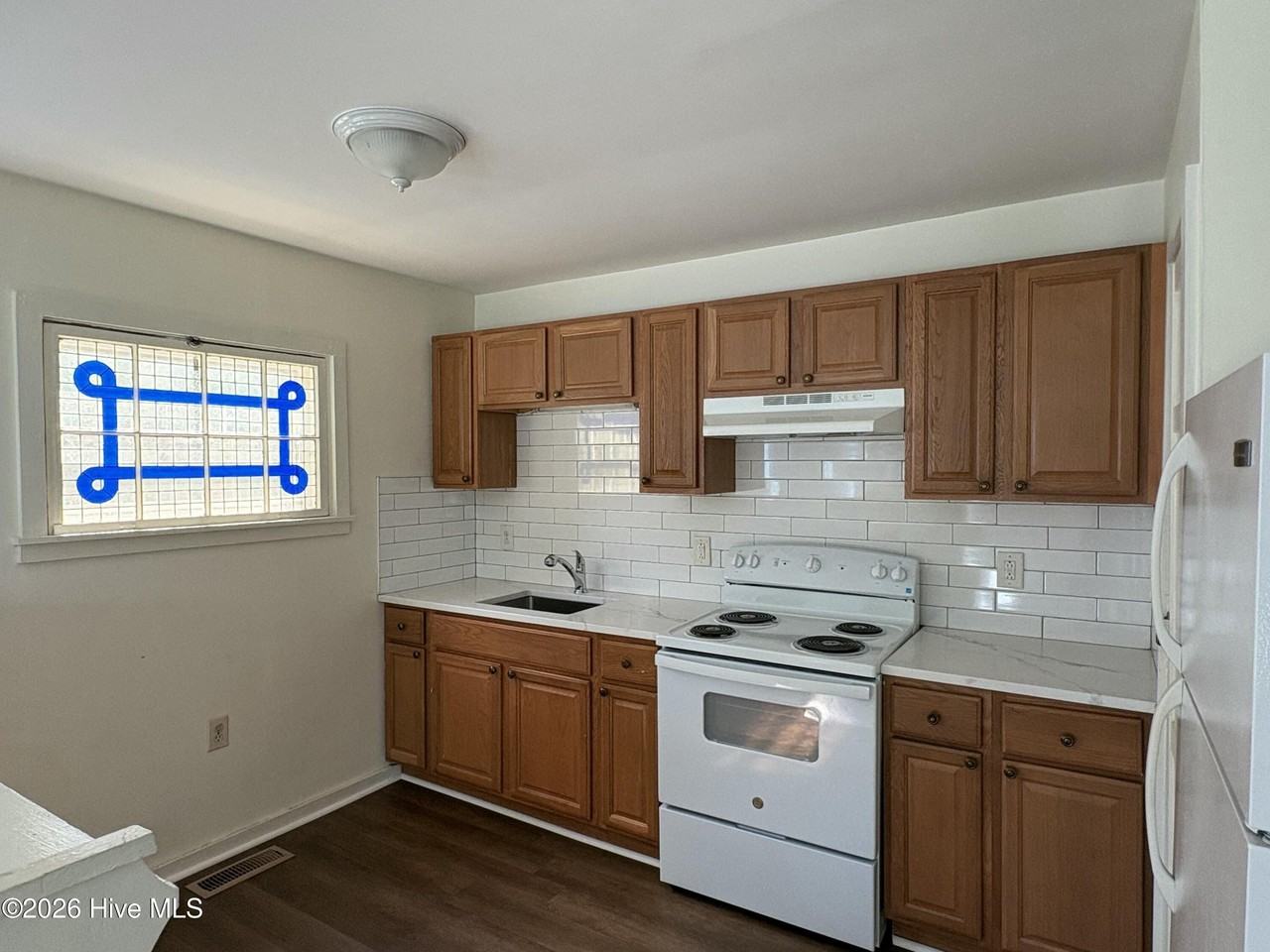 320 N Bennett St #A - Photo 5 of 8