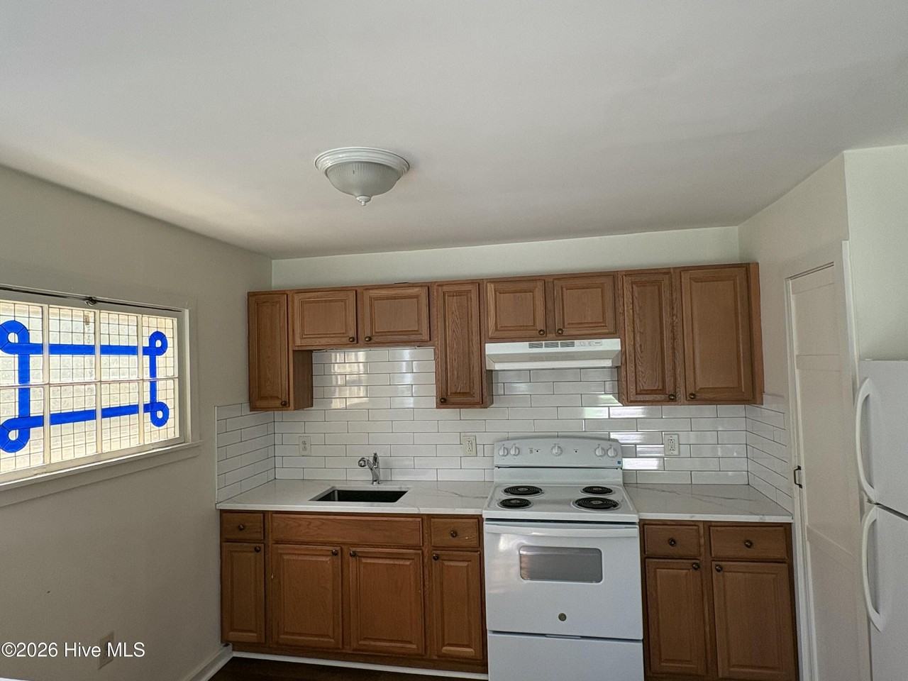 320 N Bennett St #A - Photo 6 of 8