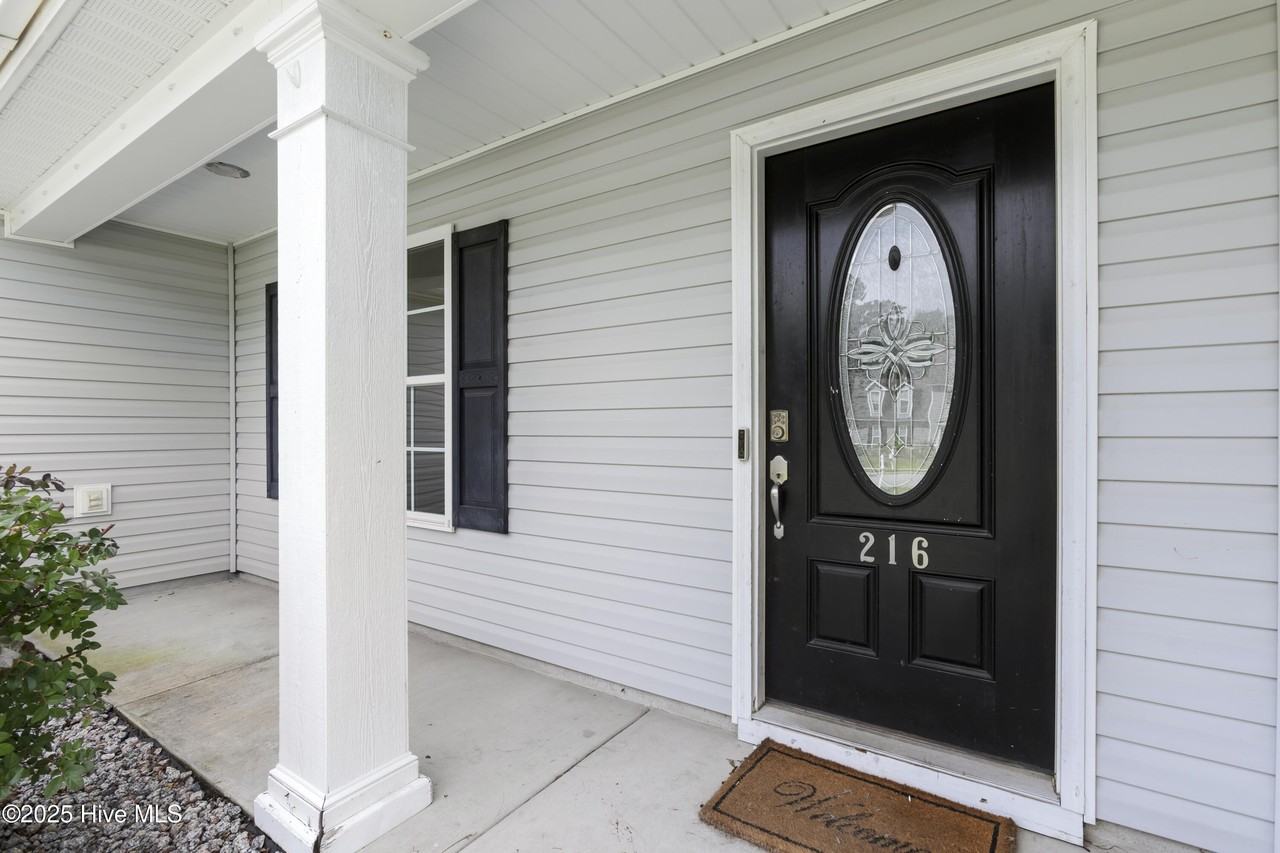 216 Jasmine Ln - Photo 4 of 26