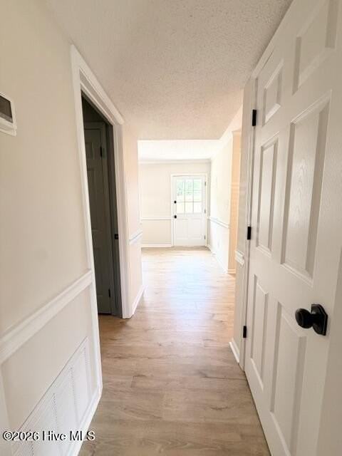 24 Scott St - Photo 4 of 18