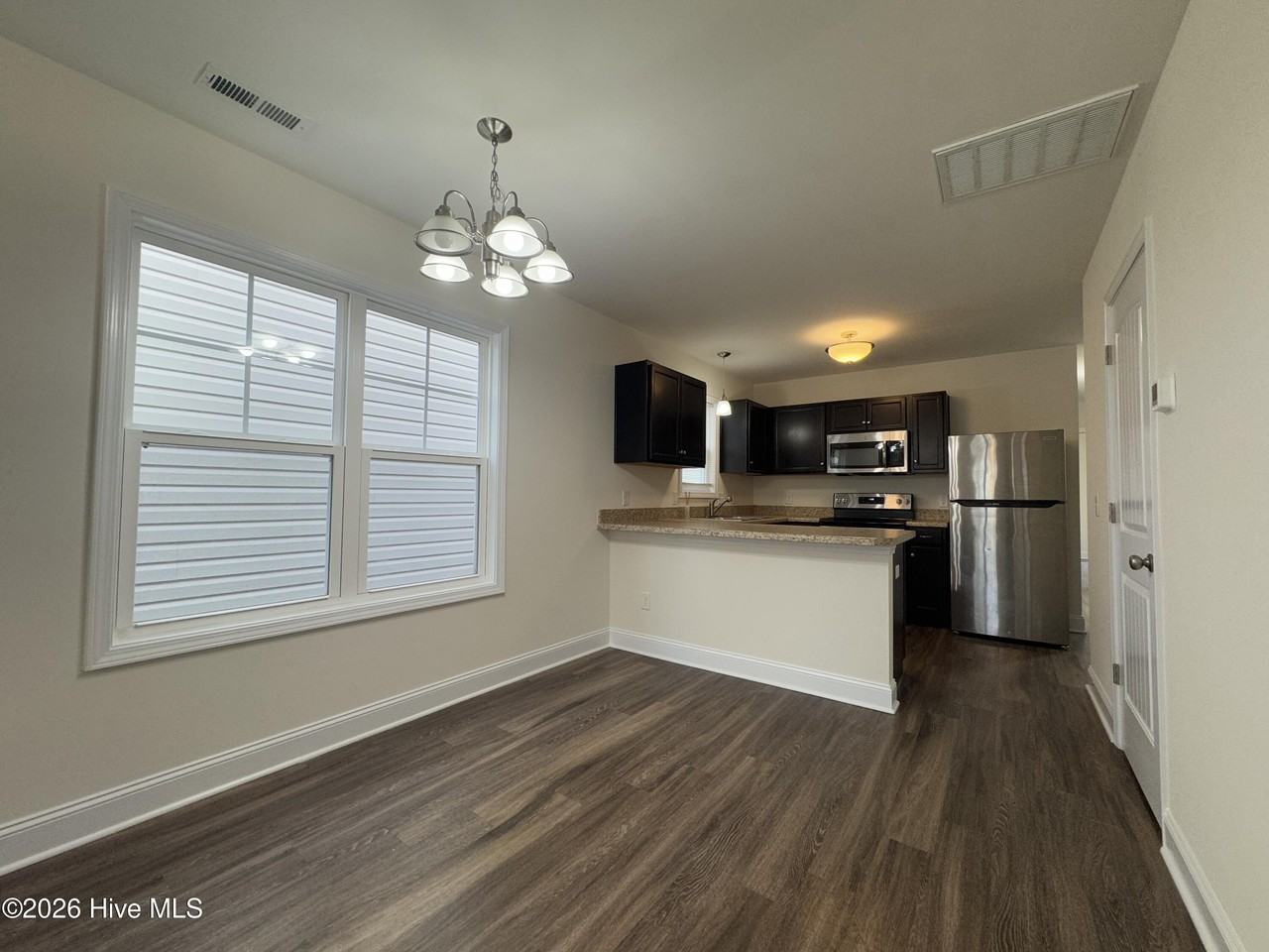 1324 S 8th St - Photo 5 of 17