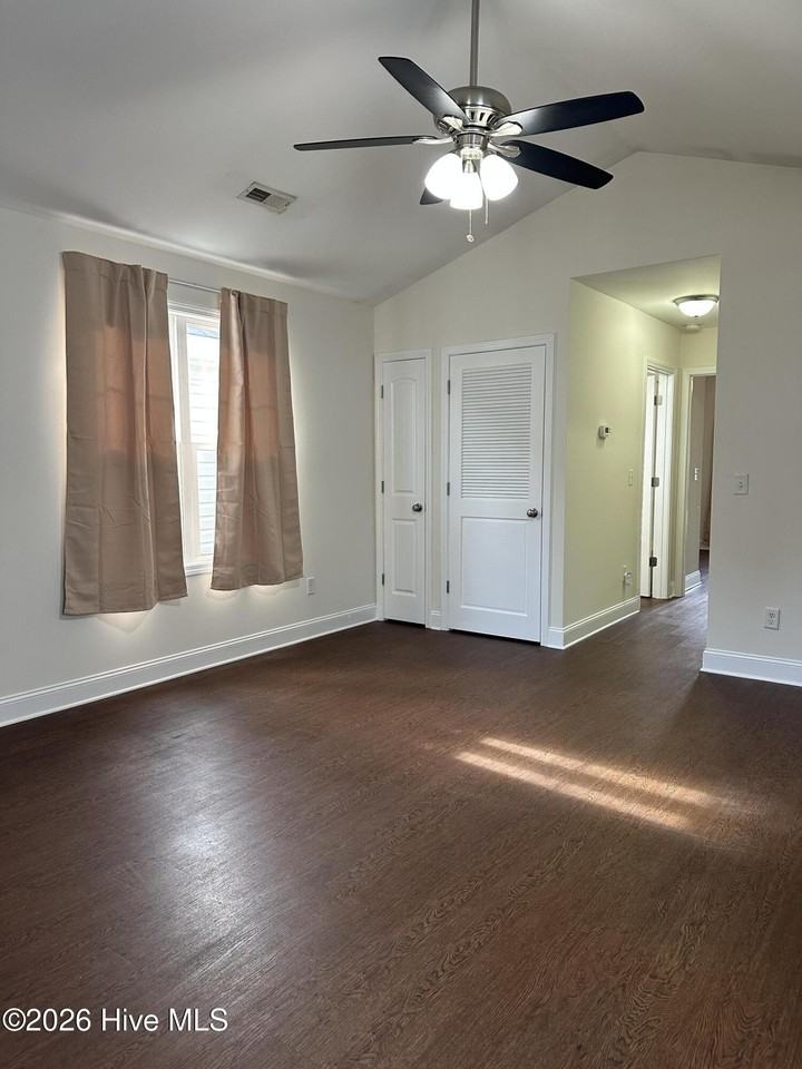724 Kidder St - Photo 4 of 11