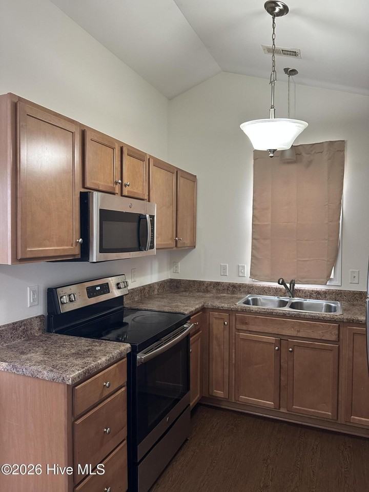 724 Kidder St - Photo 6 of 11