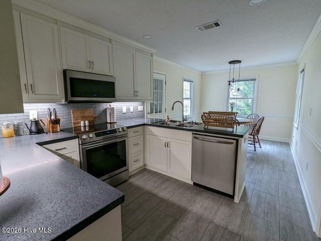 296 Ashbrook Dr - Photo 6 of 16