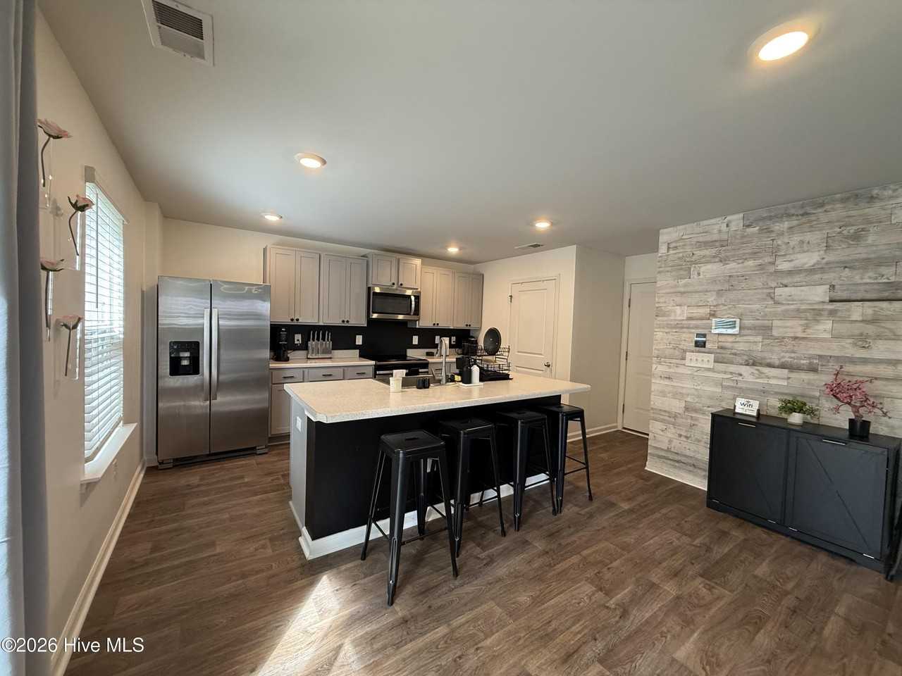 386 High Ridge Ct - Photo 4 of 27