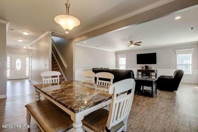 120 Camelot Dr - Photo 6 of 22