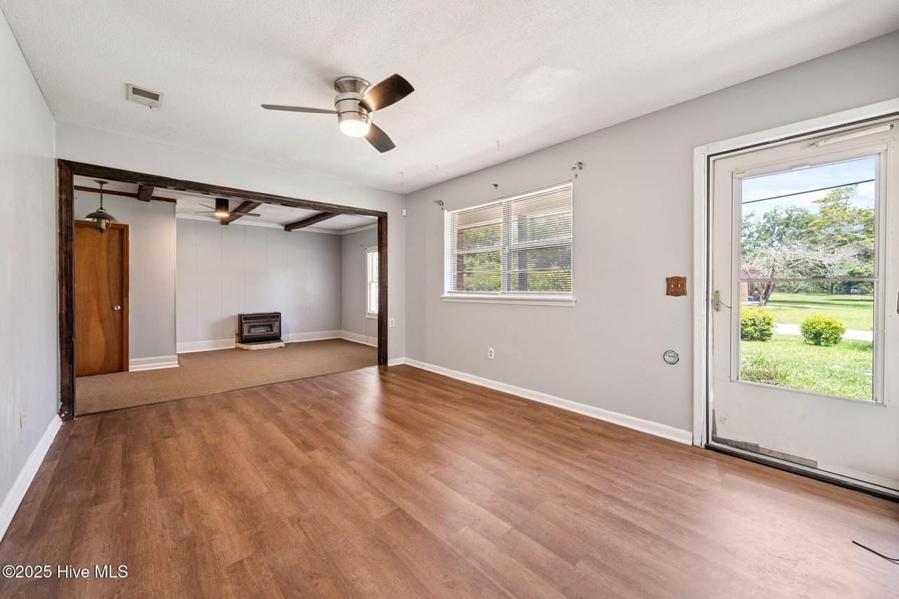 10 Stoney Rd - Photo 7 of 25