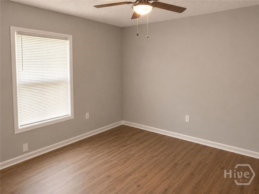 430 Martin Cir - Photo 7 of 8