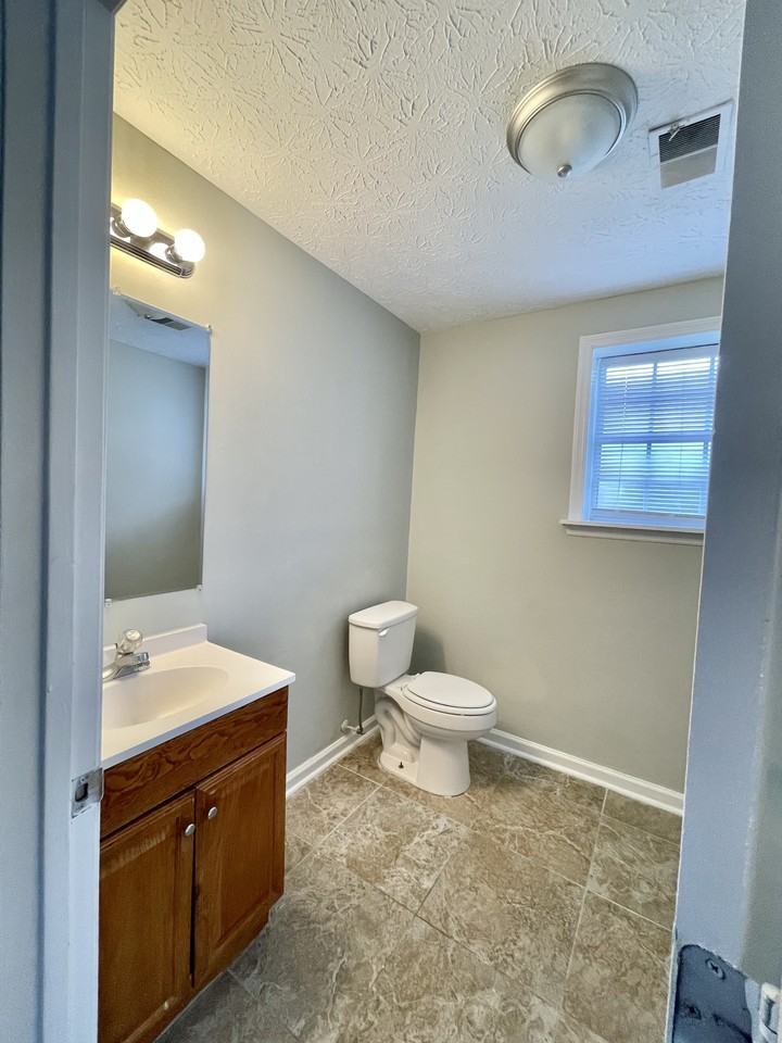 1167 Tatesbrook Dr #A - Photo 5 of 6