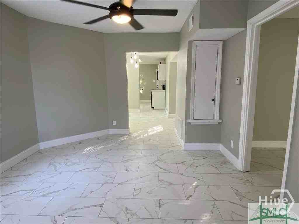 1000 W 53rd St - Photo 6 of 21