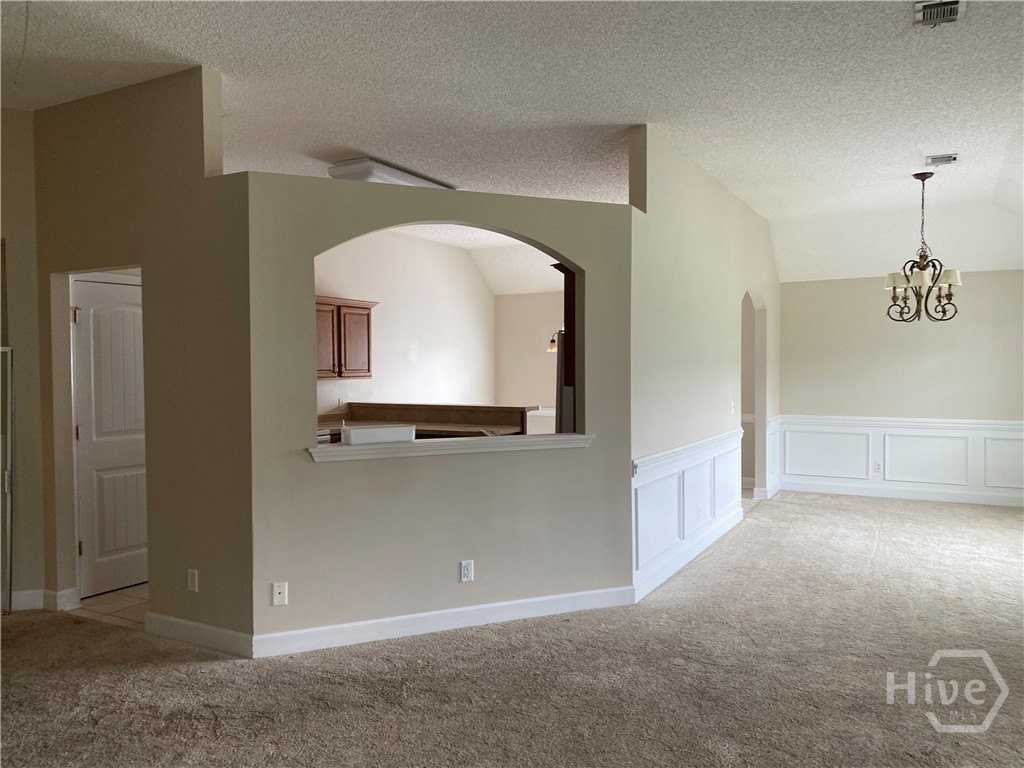 211 Byron Dr - Photo 4 of 20