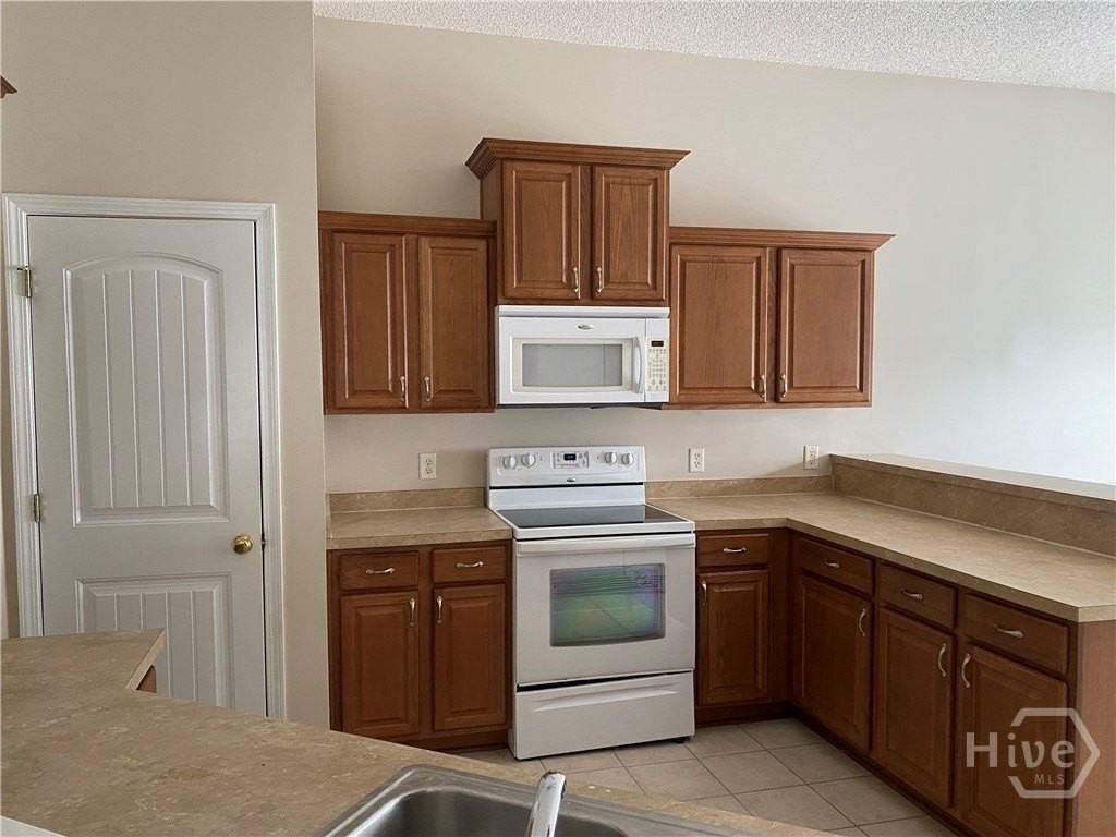 211 Byron Dr - Photo 6 of 20
