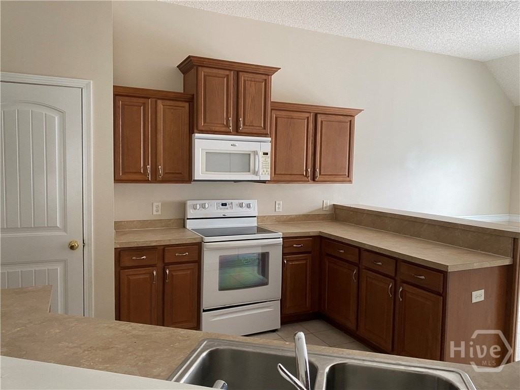 211 Byron Dr - Photo 7 of 20