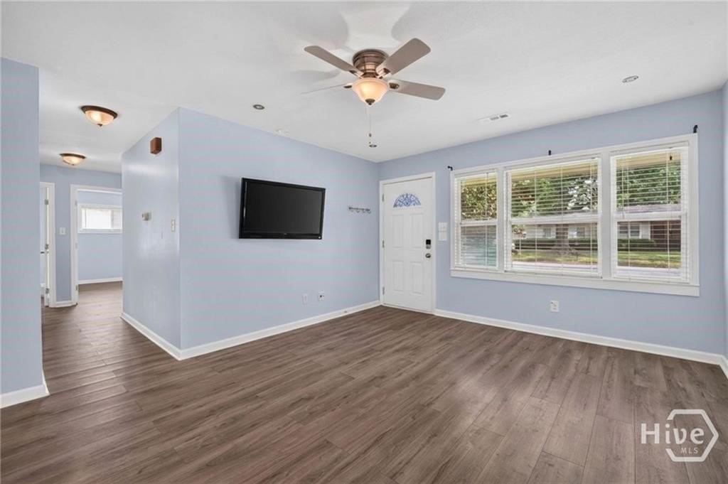 113 Gordon St - Photo 6 of 25