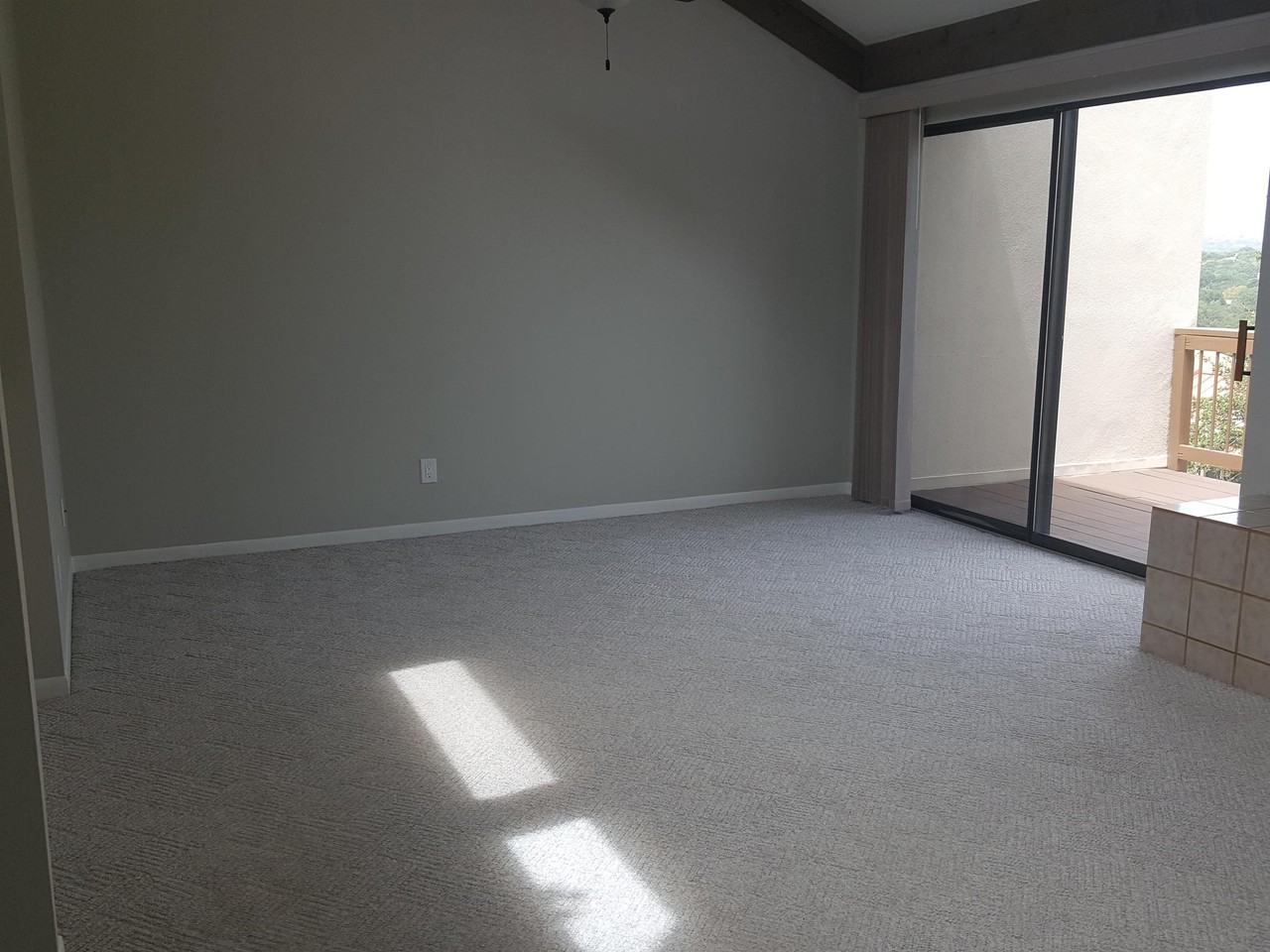 401 Hi There - Photo 3 of 10