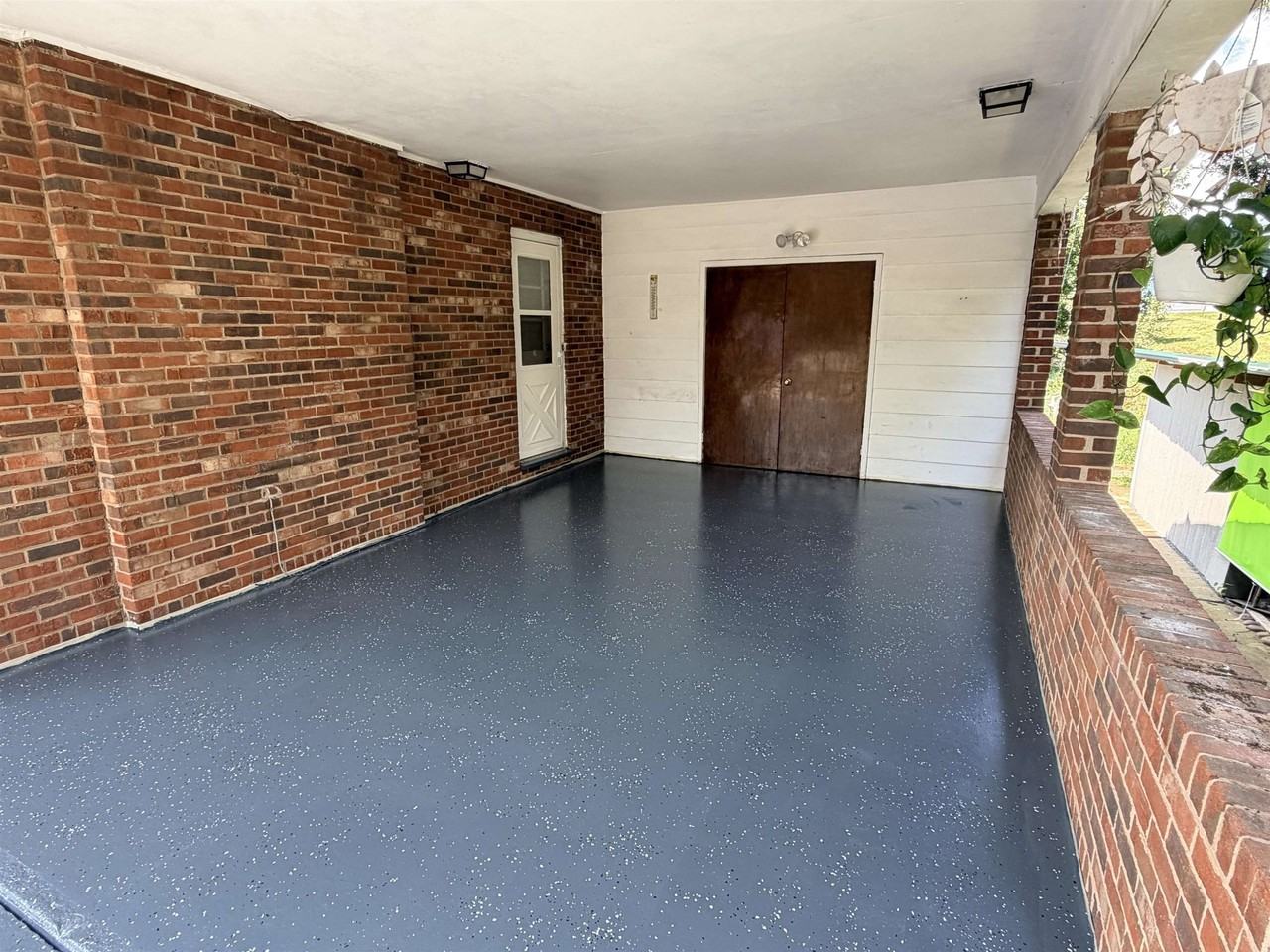 5950 Rawley Pike - Photo 3 of 14