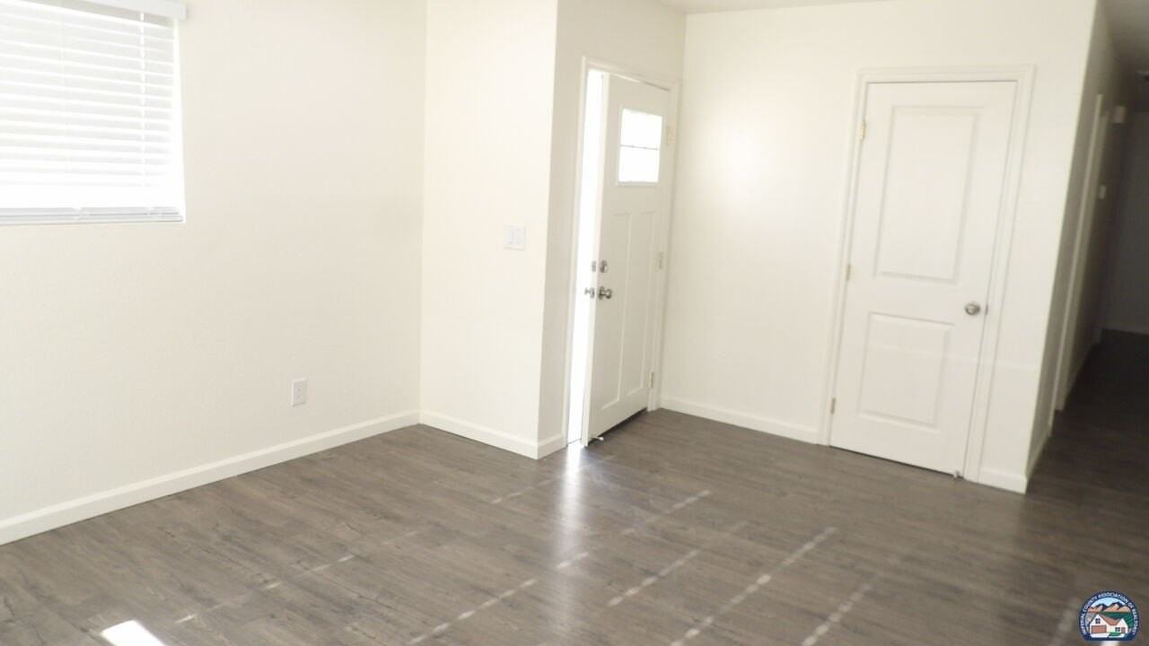 1167 N 18th St - Photo 6 of 10