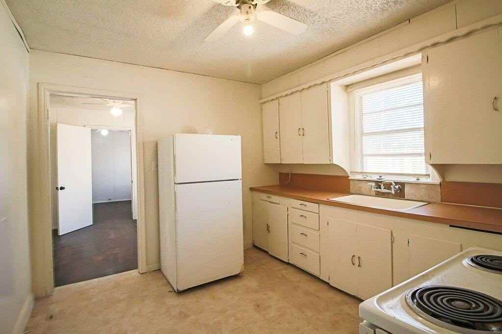 1805 Avenue R #A - Photo 5 of 11