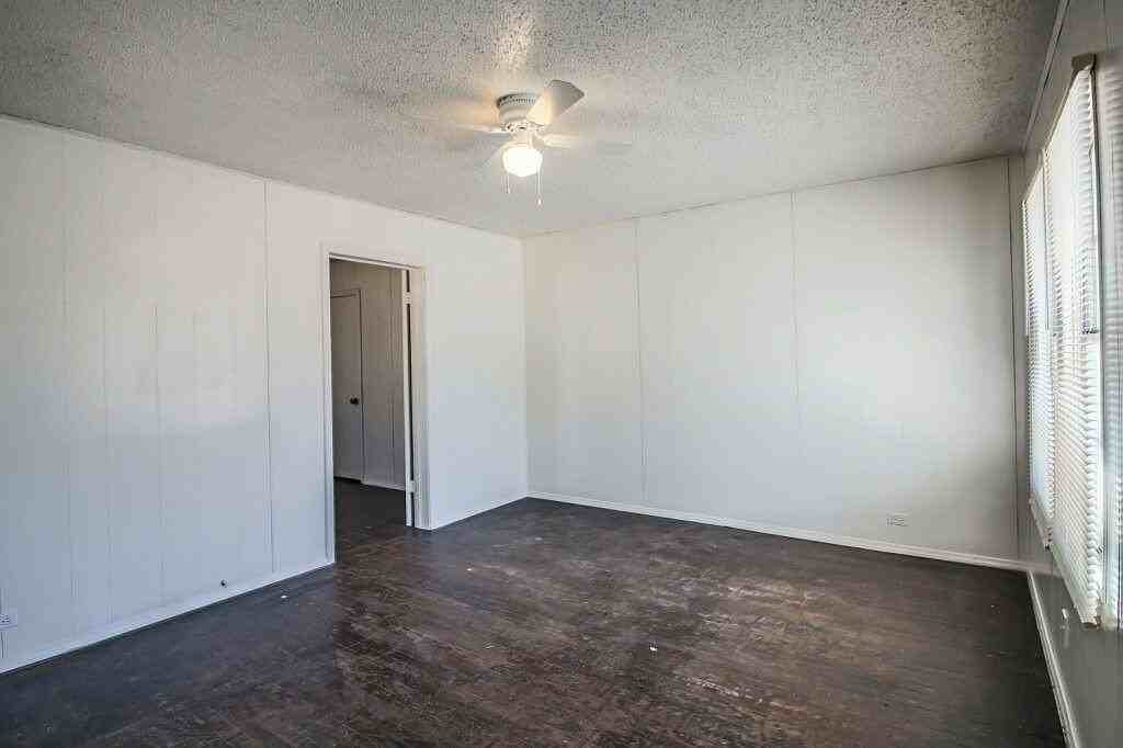 1805 Avenue R #A - Photo 7 of 11