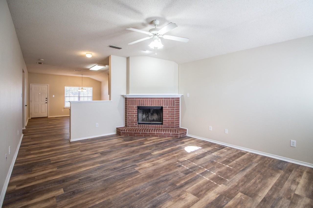 6528 88th St - Photo 3 of 17
