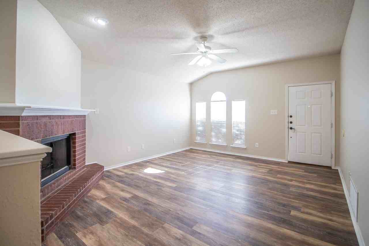 6528 88th St - Photo 4 of 17