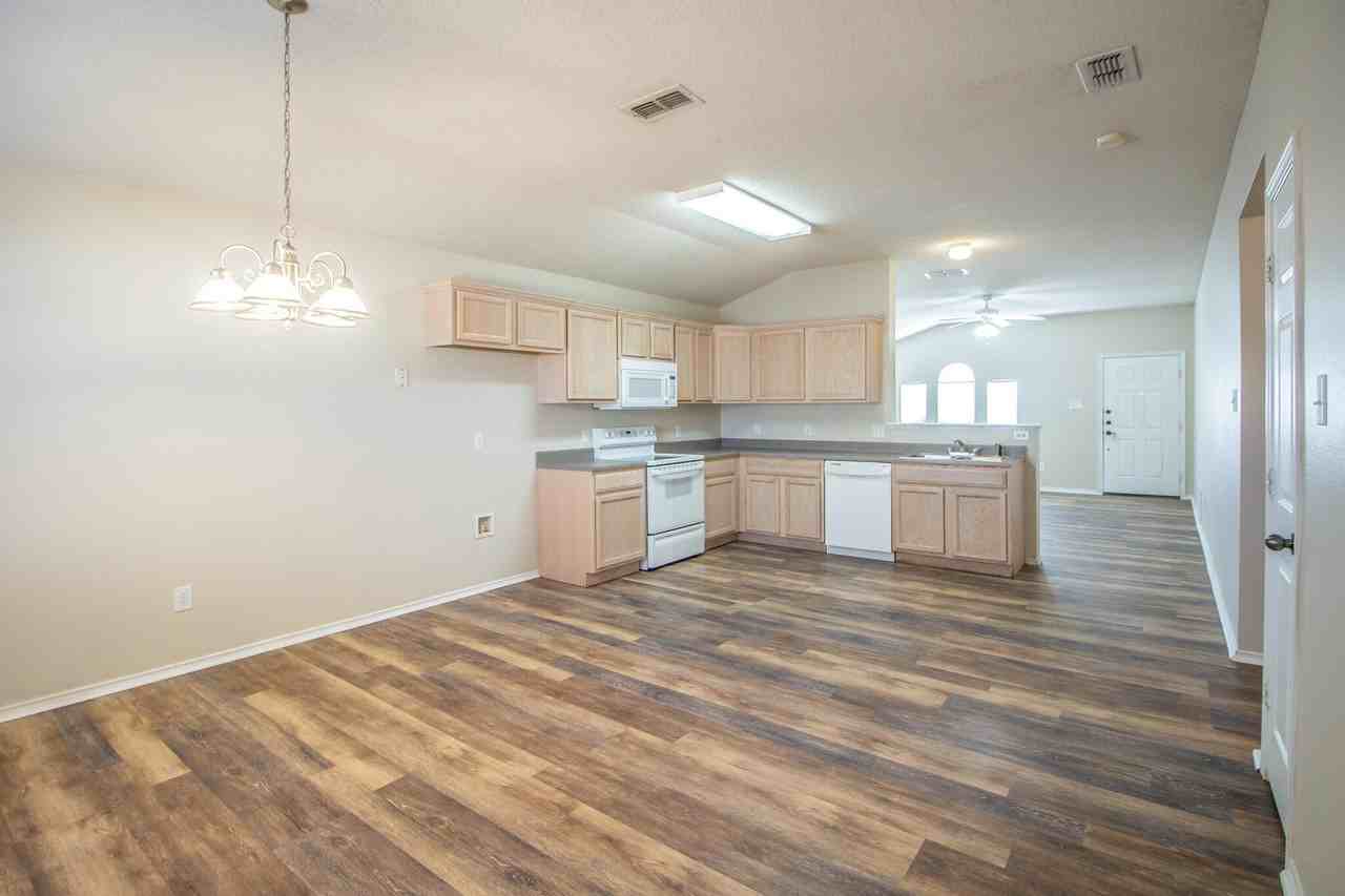 6528 88th St - Photo 7 of 17