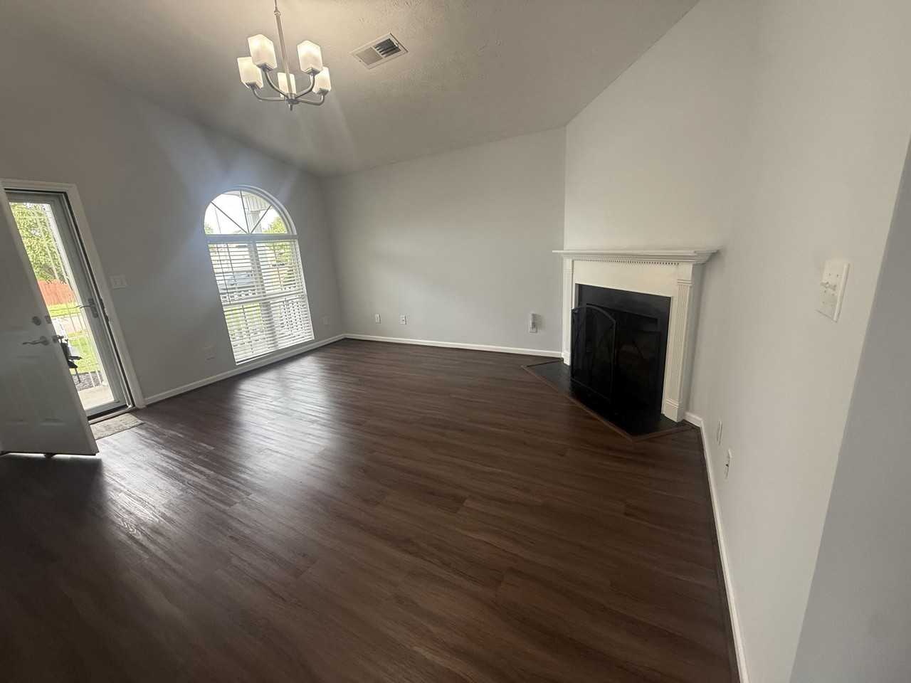 2137 Call Dr - Photo 4 of 15