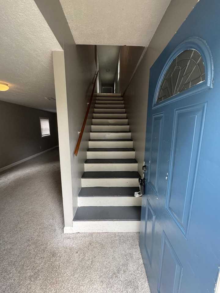 605 Harry St - Photo 2 of 25