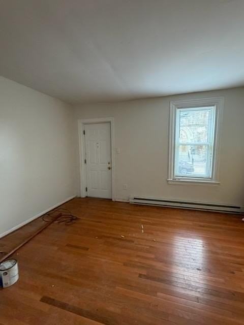 552 Thomas St - Photo 5 of 8