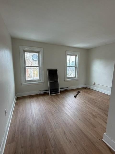 552 Thomas St - Photo 6 of 8