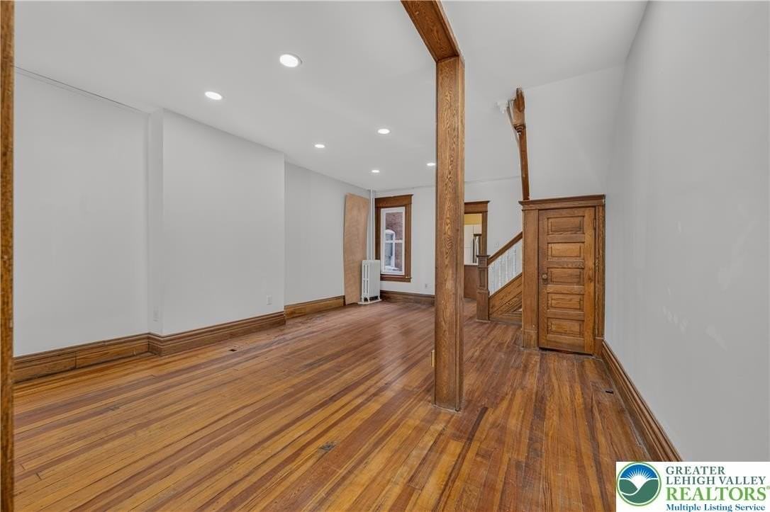 121 S 14th St - Photo 4 of 27