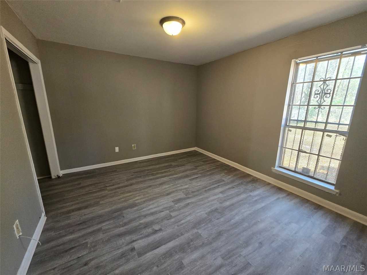 4104 Lone Oak Dr - Photo 4 of 7