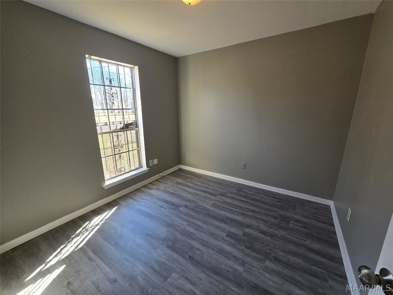 4104 Lone Oak Dr - Photo 5 of 7
